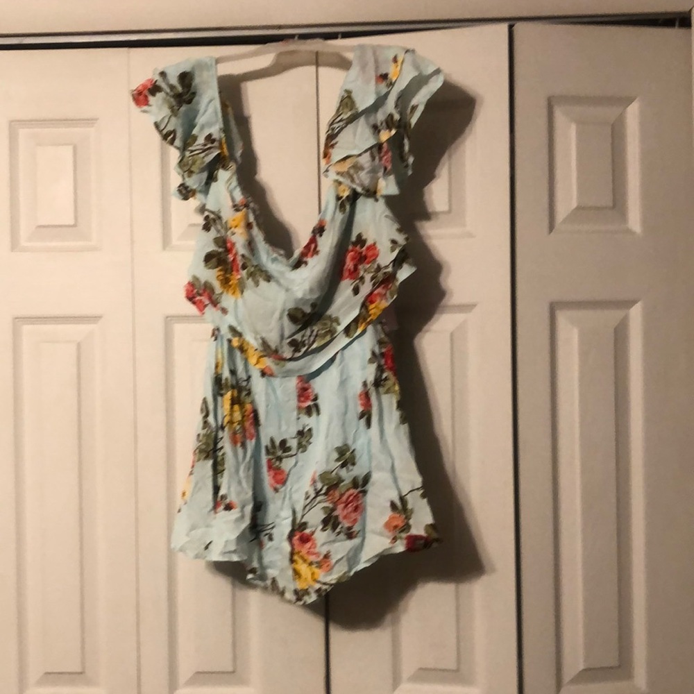 NWT Summer off the shoulders romper!